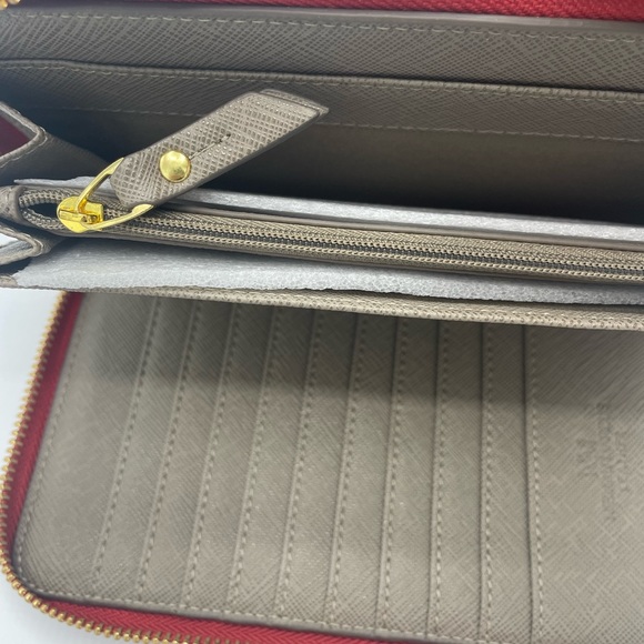Neiman Marcus Red Zipper Wallet NWT - Picture 11 of 11